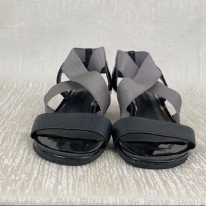 ELIE TAHARI BLACK SILVER SANDALS SIZE 6